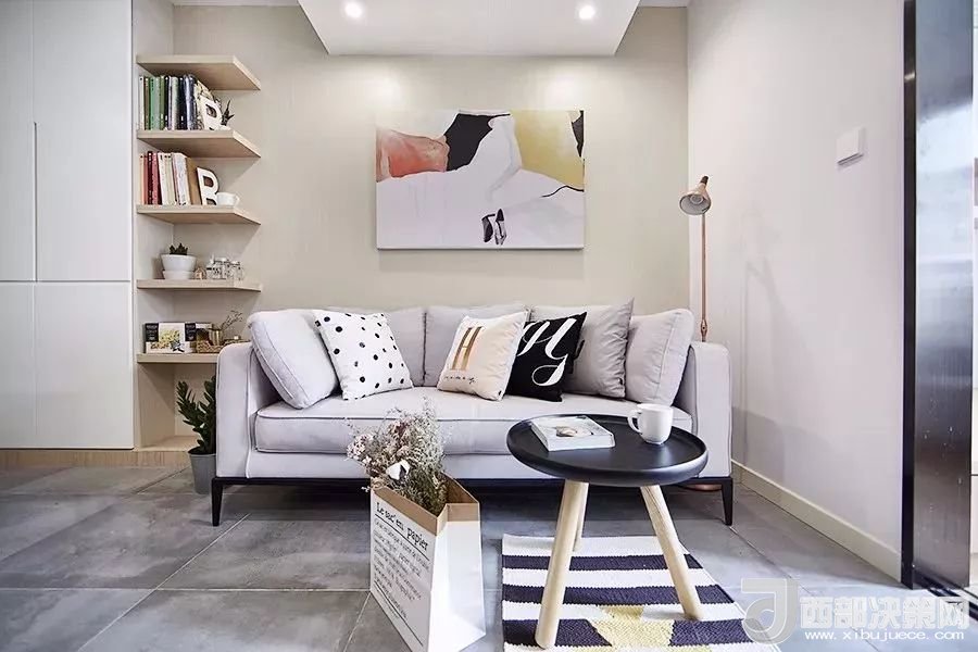 沙發(fā)背景墻選對裝飾畫，才能美了整個(gè)客廳空間！