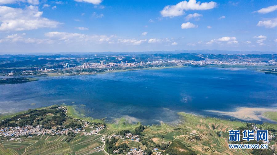 (壯麗70年·奮斗新時(shí)代——共和國(guó)發(fā)展成就巡禮·圖文互動(dòng))(7)多彩貴州闖新路