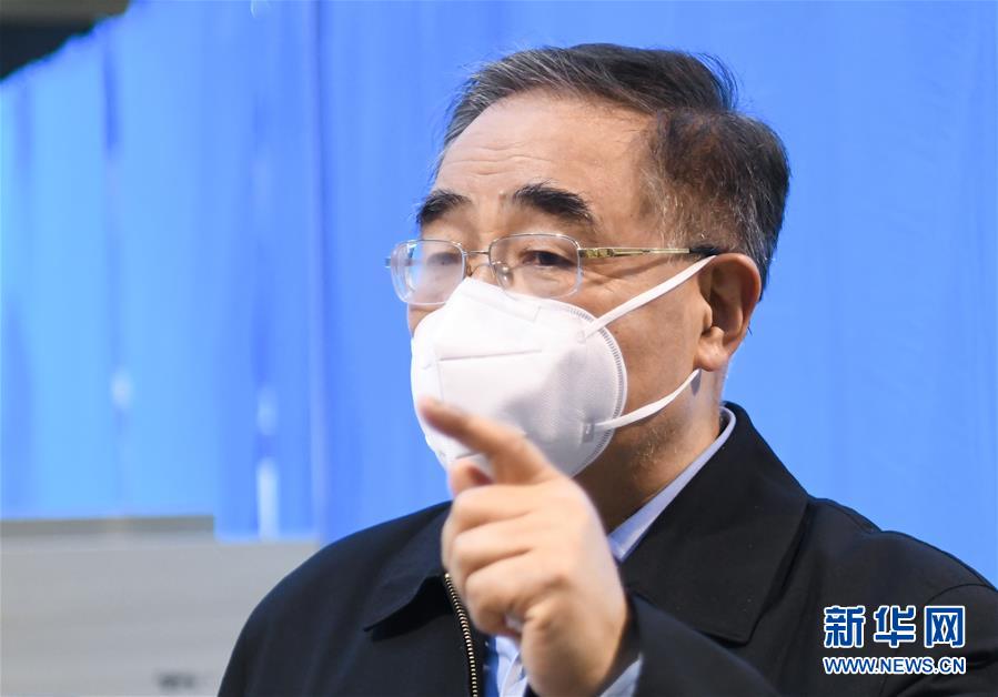 （聚焦疫情防控·圖文互動(dòng)）（7）分秒必爭(zhēng)！一切為了治病救人——中國(guó)抗疫生命至上的生動(dòng)實(shí)踐