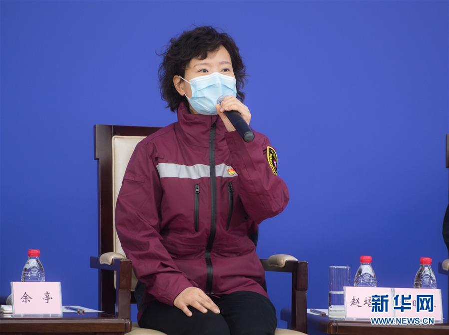 （聚焦疫情防控·圖文互動(dòng)）（5）分秒必爭(zhēng)！一切為了治病救人——中國(guó)抗疫生命至上的生動(dòng)實(shí)踐