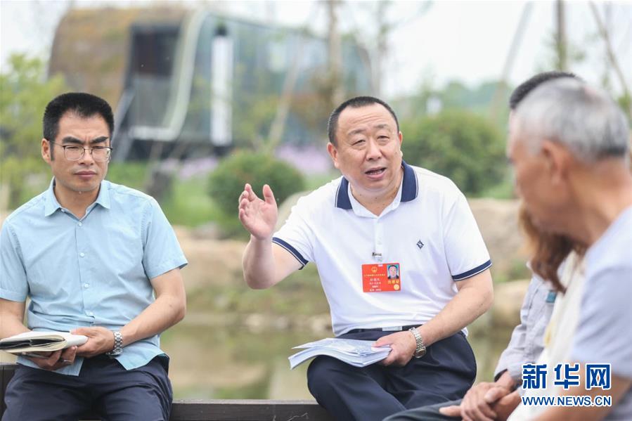 （新華全媒頭條·兩會(huì)精神看落實(shí)·圖文互動(dòng)）（2）整體謀劃、系統(tǒng)升級(jí)、全面提升——落實(shí)全國兩會(huì)精神織牢織密公共衛(wèi)生防護(hù)網(wǎng)