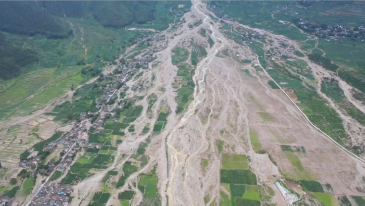 ▲圖為涼山冕寧山洪現(xiàn)場，來源：四川消防。