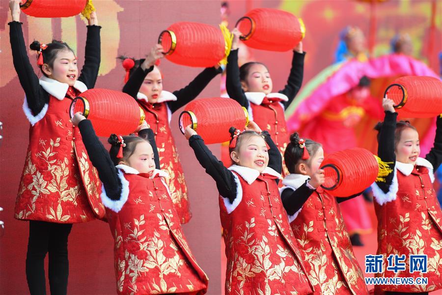 （習(xí)近平的小康故事·圖文互動）（6）“文明其精神，野蠻其體魄”——習(xí)近平同少年兒童的故事