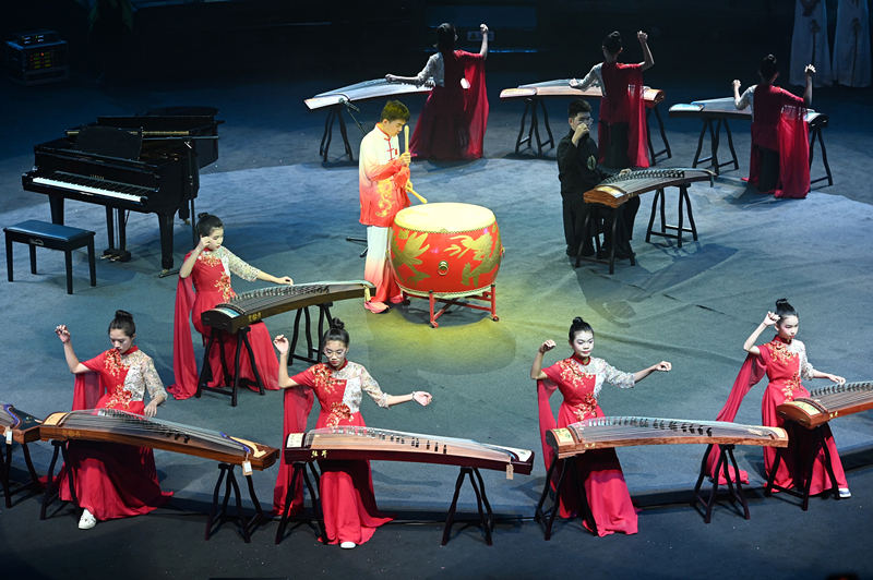 2024年1月21日，廣州，“第二屆粵港澳大灣區(qū)青少年音樂(lè)周”頒獎(jiǎng)典禮在融創(chuàng)廣州大劇院舉行。